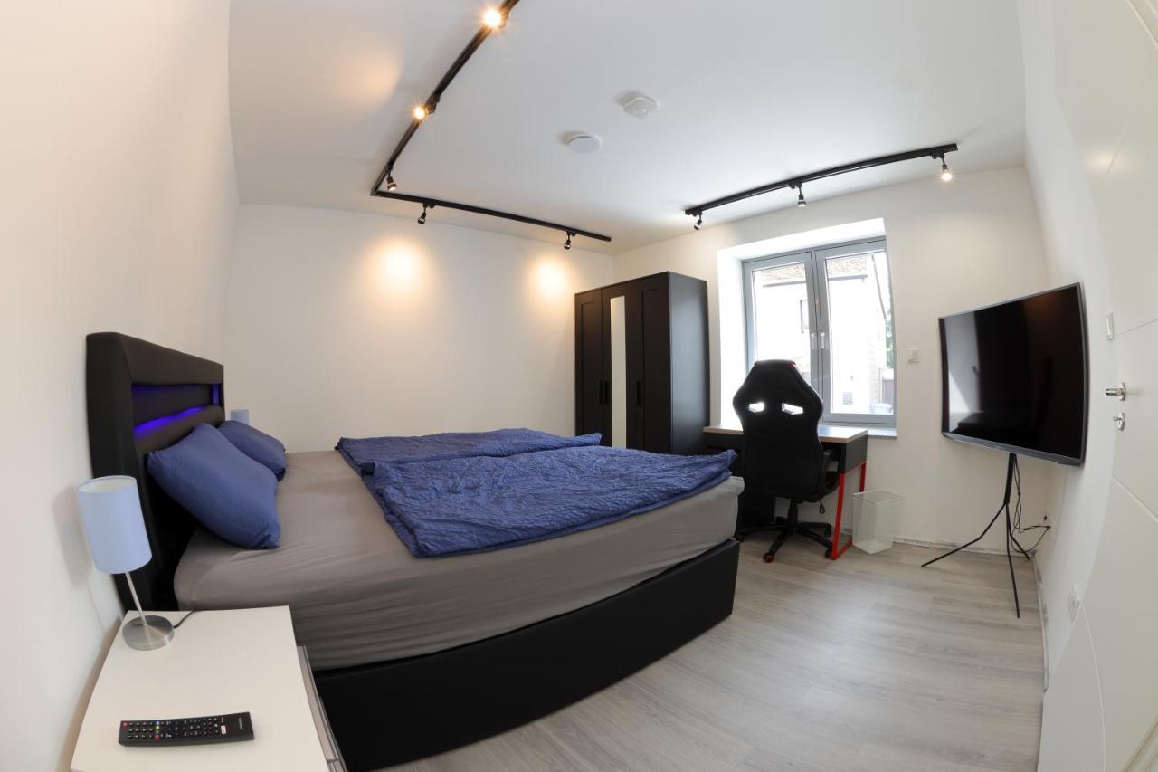 Modern Oasis: Luxury Tech Suite with Coffee Bar Wallerfangen Exterior photo