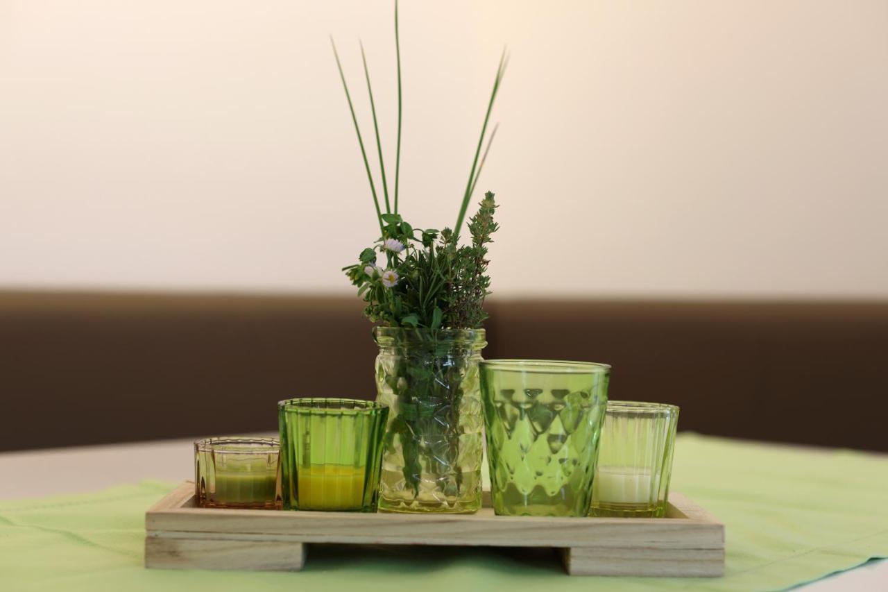 Modern Oasis: Luxury Tech Suite with Coffee Bar Wallerfangen Exterior photo